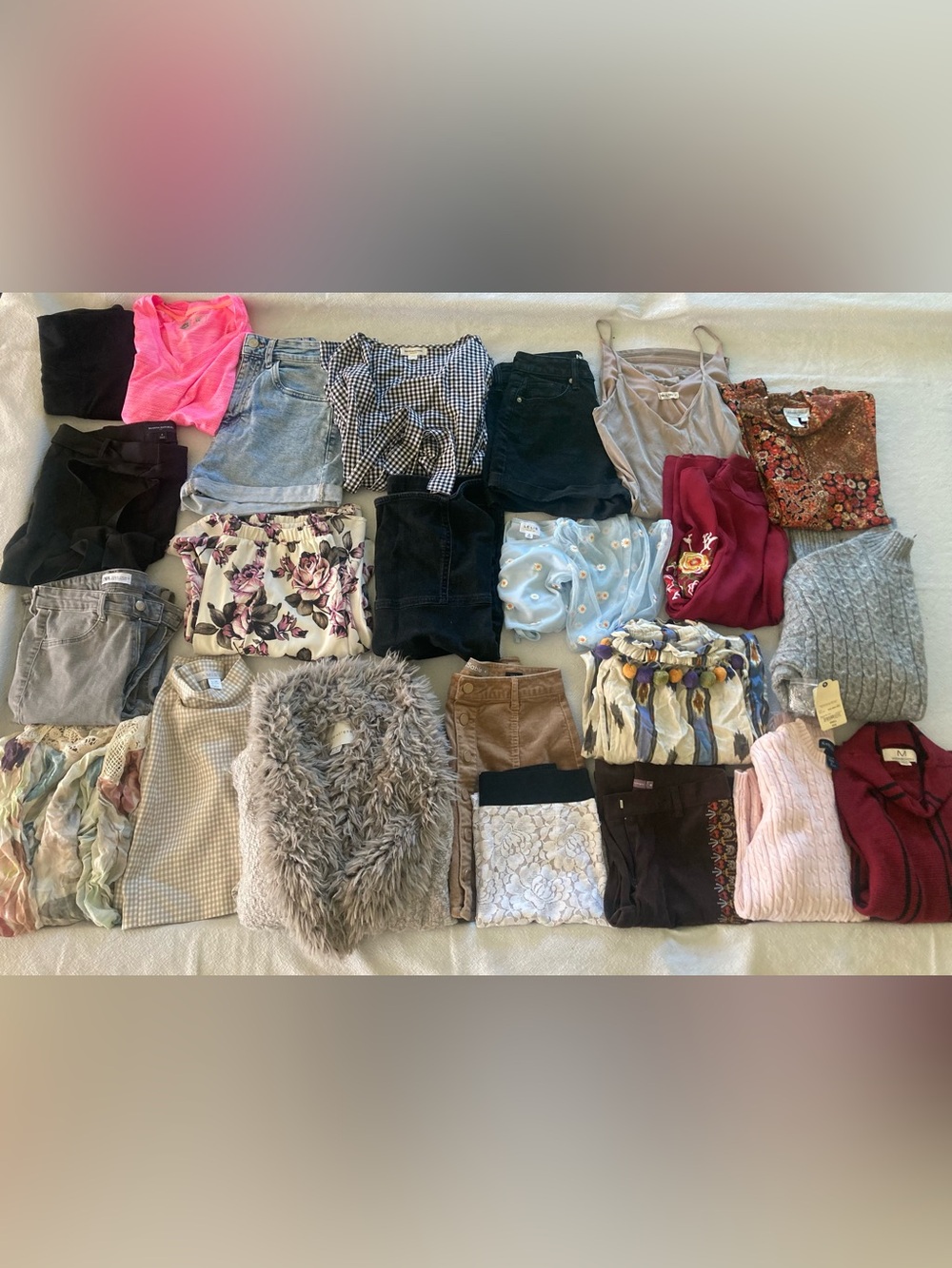 Women’s Size Small Size 4 Clothing Bundle Jeans Shorts Skirts Tops Summer Fall